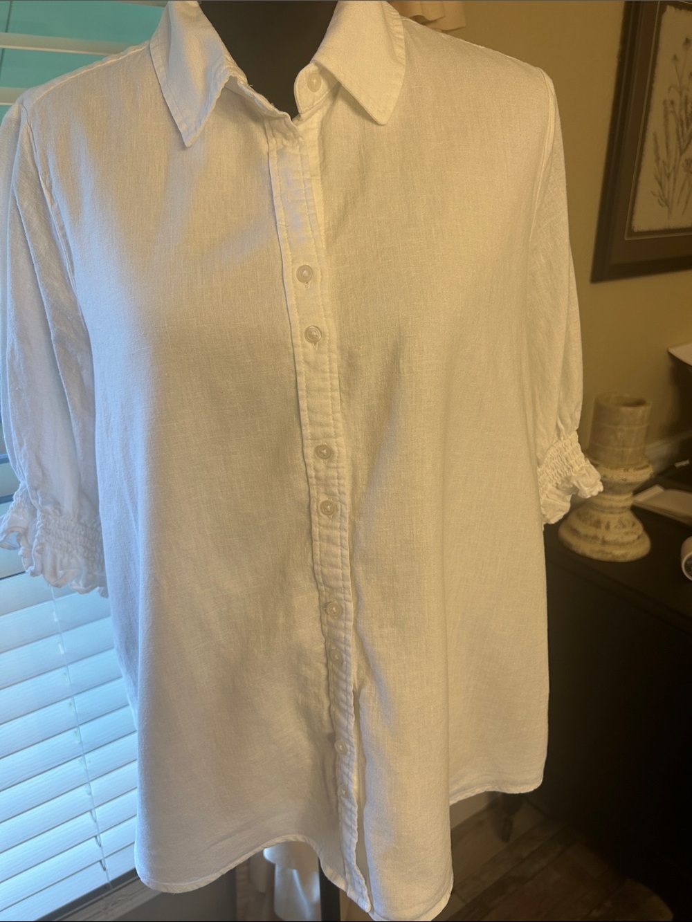 crown & ivy White Button-Front Short Sleeve Blouse